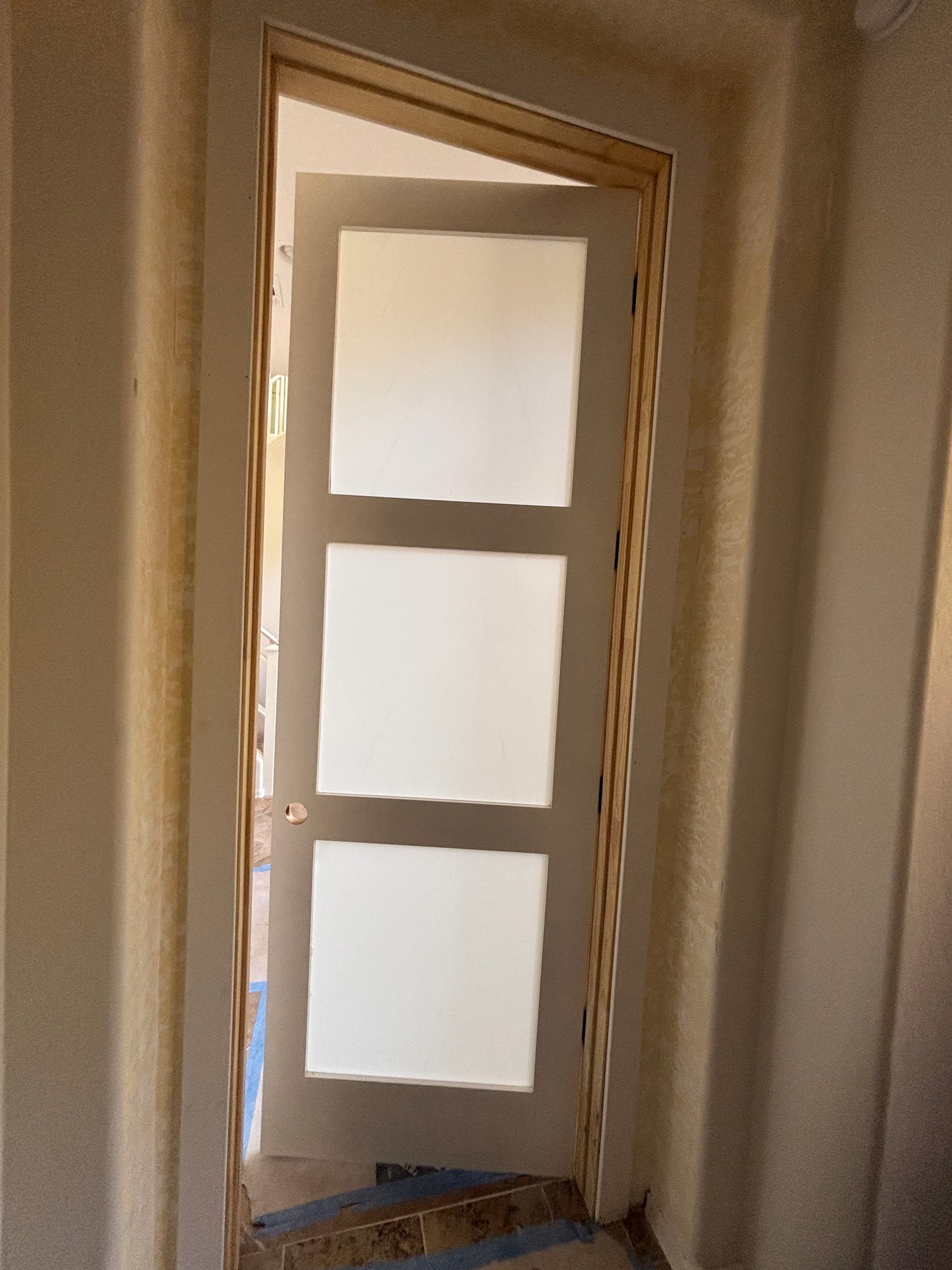 Gallery photos for Enclosing a Den With a Frosted Glass Door That Actually Works: Image #3