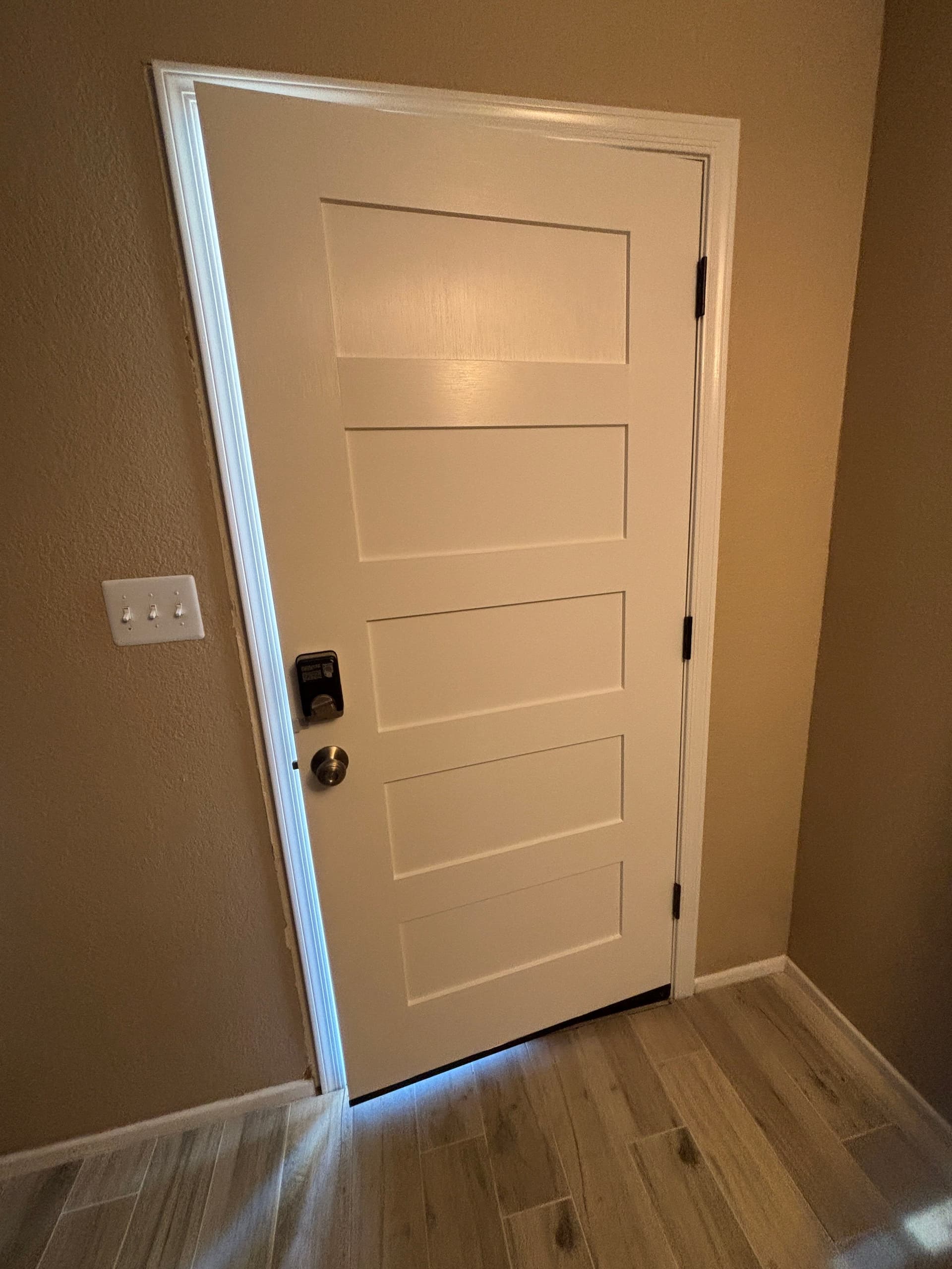 Gallery photos for Modern 5-Panel Door Installation That Changed the Whole Entrance: Image #1