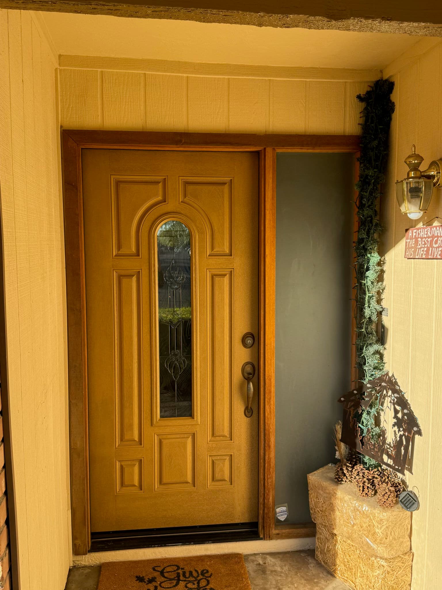 Gallery photos for Stunning Fiberglass Door Installation Transforms Entryway: Image #1