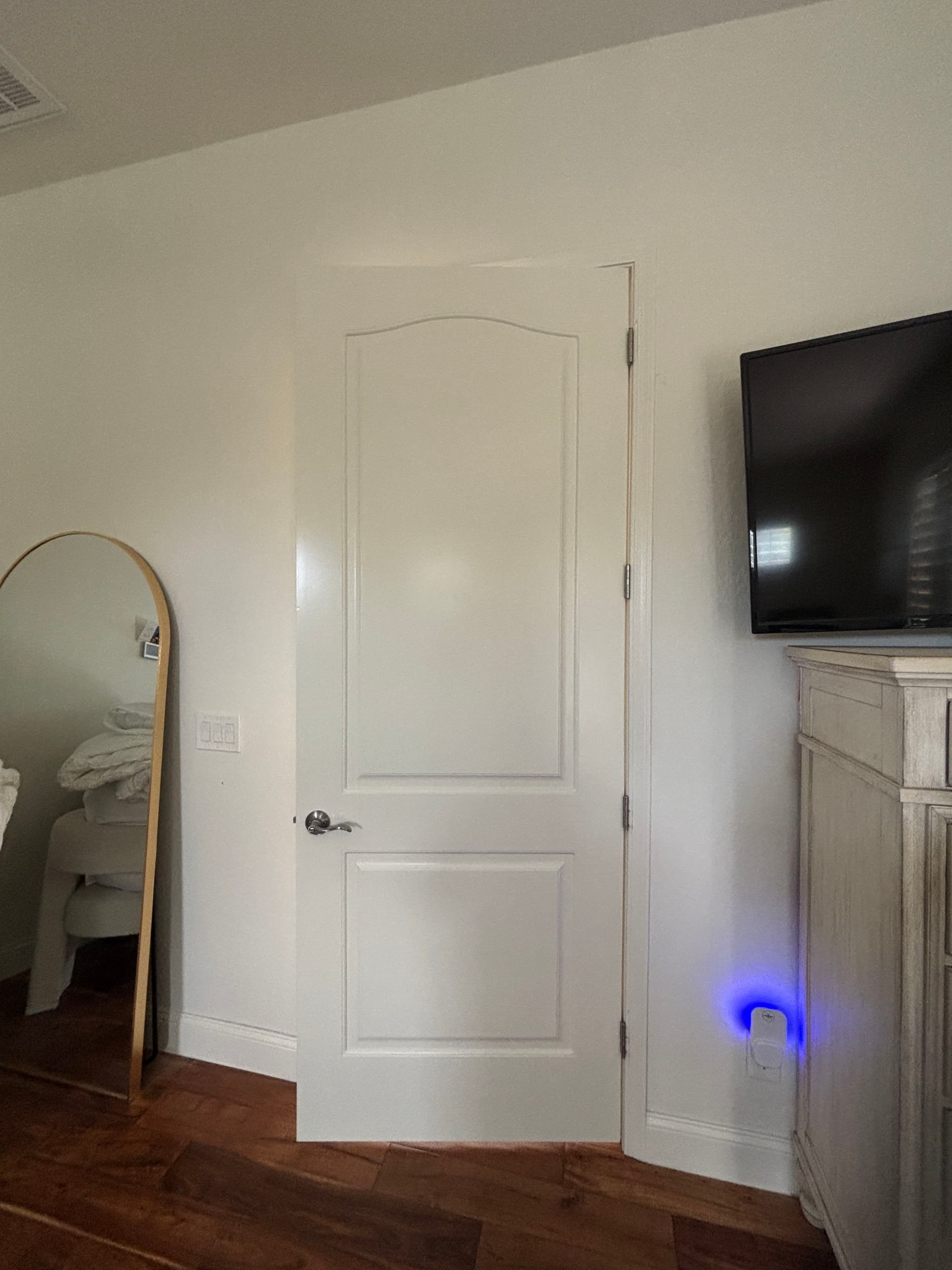 Gallery photos for Interior and Exterior Door Replacements Done Right: Image #4